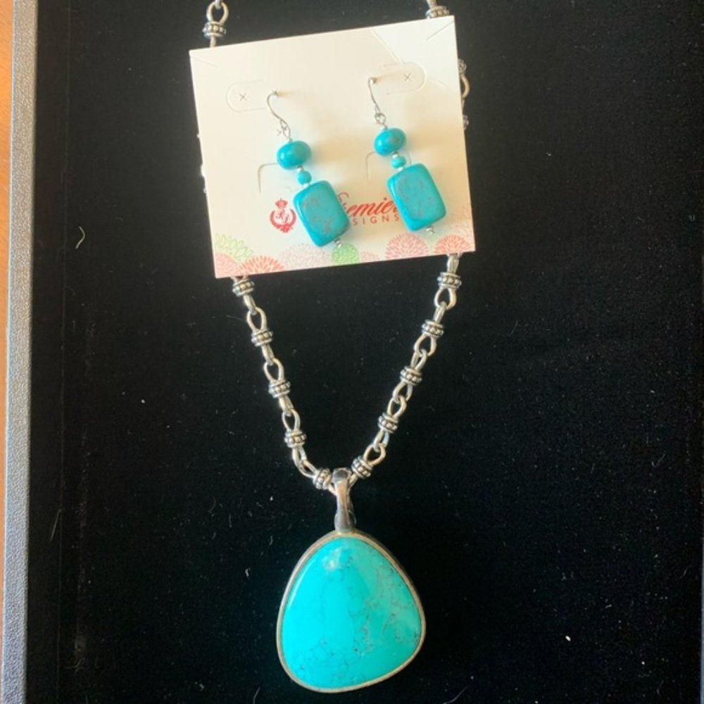 Necklace + earrings